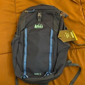 REI Tarn 18 Kids Backpack